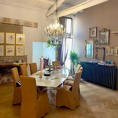 La Maison Bed & Breakfast *