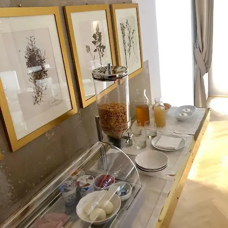 La Maison Bed & Breakfast *