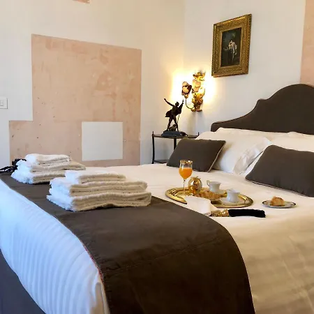 La Maison Bed & Breakfast *