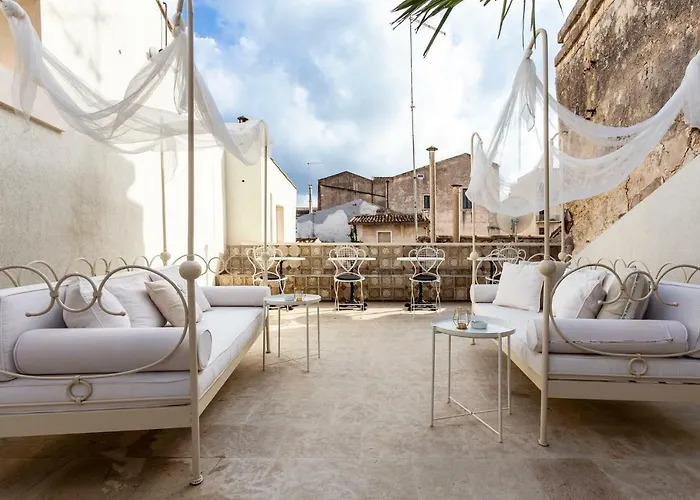 La Maison Bed & Breakfast 4*
