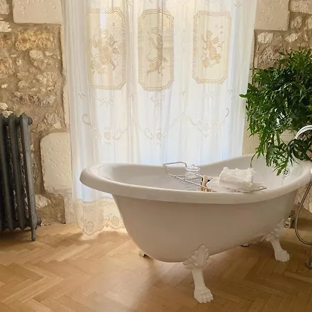 Panzió La Maison
