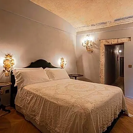 Oda ve Kahvaltı La Maison Siraküza