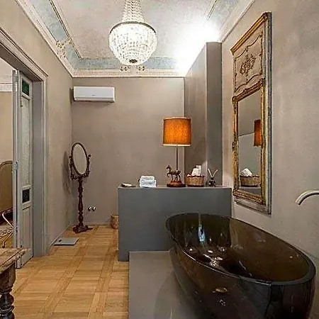 La Maison Bed and breakfast 4*