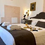 La Maison Bed and breakfast 4*